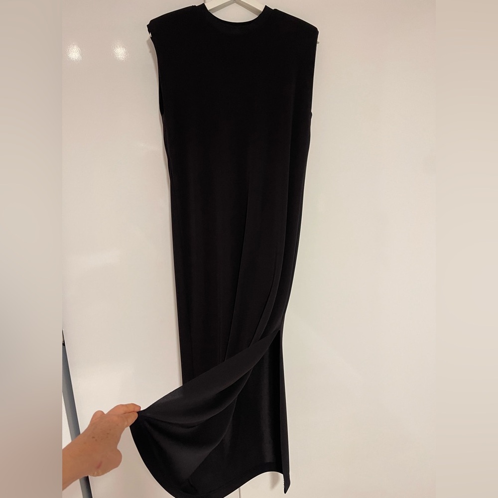 Badgley Mischka women's Black Crewneck cone dress with puffy shoulders